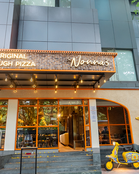 Reservations | Si Nonna’s - The Original Sourdough Pizza