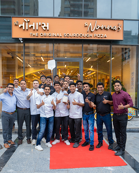 Reservations | Si Nonna’s - The Original Sourdough Pizza